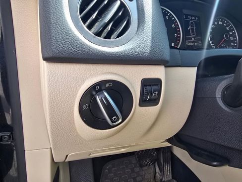 Used 2013 Volkswagen Tiguan SE AWD/4WD image 16