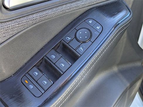 Used 2023 Nissan Rogue SV image 12