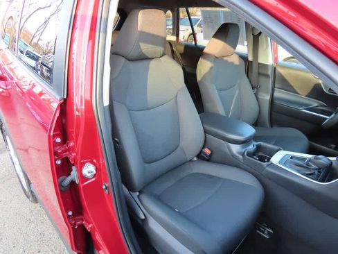 Used 2023 Toyota RAV4 LE image 16