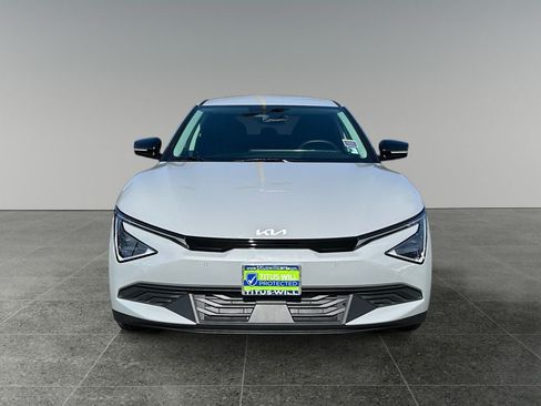 Used 2025 Kia EV6 Light RWD image 3