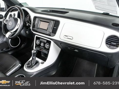 Used 2018 Volkswagen Beetle 2.0T S image 21