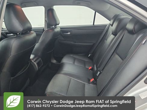 Used 2016 Toyota Camry SE image 30