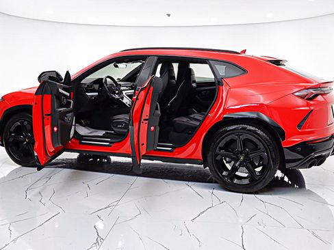 Used 2020 Lamborghini Urus AWD/4WD image 5