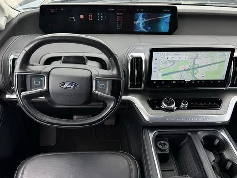 Used 2025 Ford Expedition Max Platinum AWD/4WD image 10