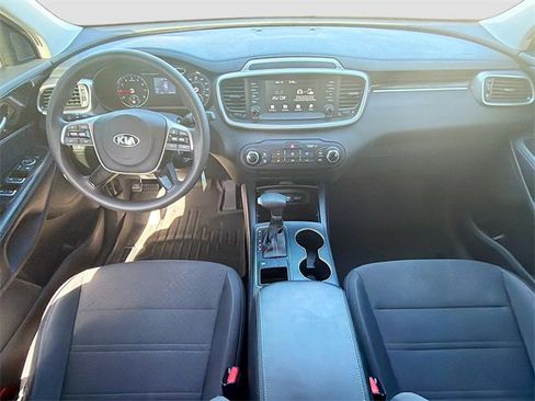 Used 2020 Kia Sorento L image 16