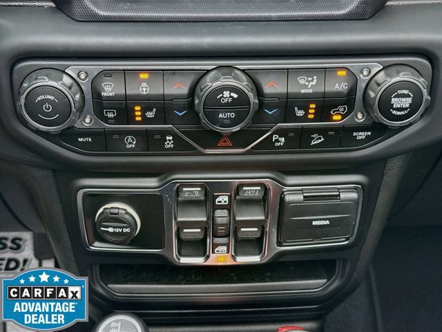 Used 2018 Jeep Wrangler Unlimited Sahara AWD/4WD image 16
