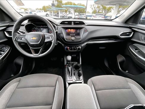 Certified 2022 Chevrolet TrailBlazer LT w/ Driver Confidence Package image 11