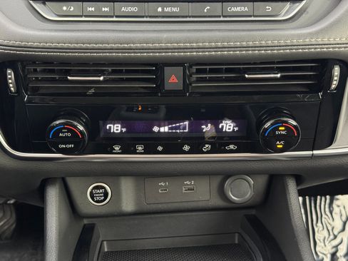 Used 2023 Nissan Rogue SV FWD image 23