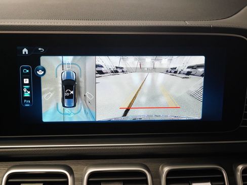 Used 2026 Mercedes-Benz GLS 450 4MATIC image 25