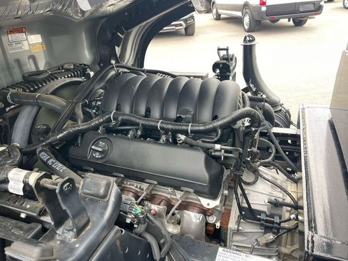 Used 2024 Chevrolet Low Cab Forward RWD image 22