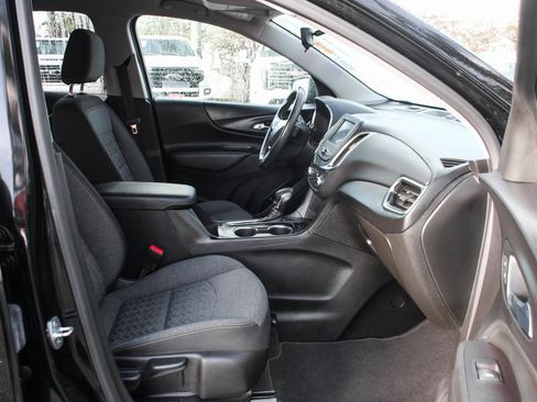 Used 2022 Chevrolet Equinox LT w/ Driver Convenience Package image 38