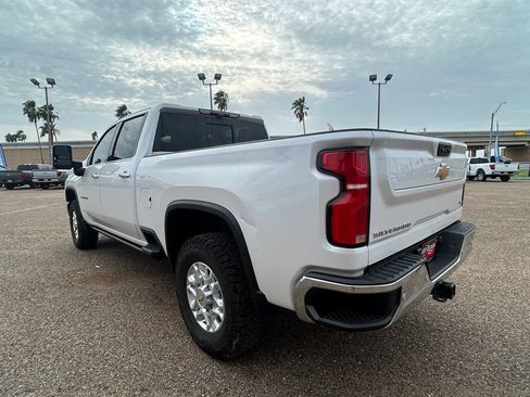 Used 2024 Chevrolet Silverado 2500 LTZ w/ LTZ Premium Package AWD/4WD image 4