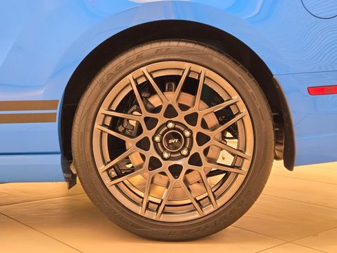 Used 2013 Ford Mustang Shelby GT500 RWD image 15