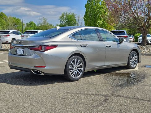 Used 2019 Lexus ES 350 w/ Premium Package FWD image 6