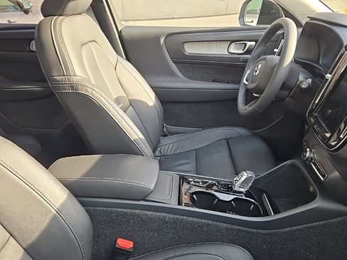 Certified 2023 Volvo XC40 B5 Plus w/ Driver Assist Package image 12