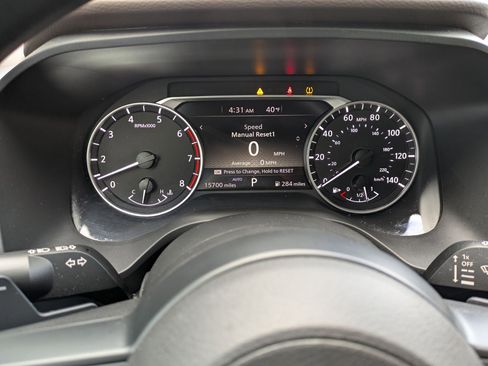 Used 2023 Nissan Rogue S image 19