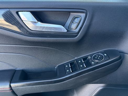 Used 2025 Ford Escape ST-Line image 11