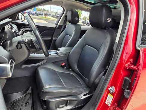 Used 2018 Jaguar F-PACE Premium AWD/4WD image 7