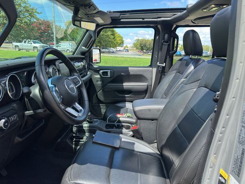 Used 2021 Jeep Wrangler Unlimited Sahara AWD/4WD image 18