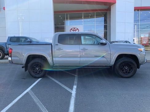 Used 2020 Toyota Tacoma SR5 image 2