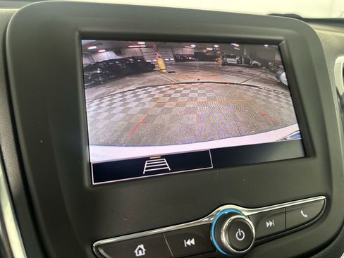 Used 2024 Chevrolet Equinox LT FWD image 17