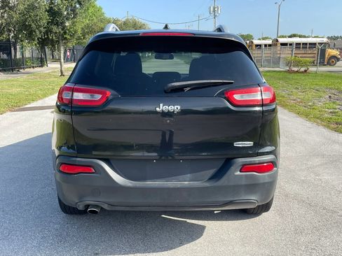 Used 2015 Jeep Cherokee Latitude FWD image 10