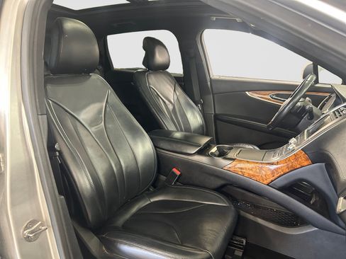 Used 2016 Lincoln MKX Reserve w/ Enhanced Security Package FWD image 22