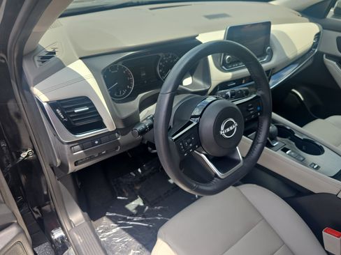 Used 2023 Nissan Rogue SL FWD image 16