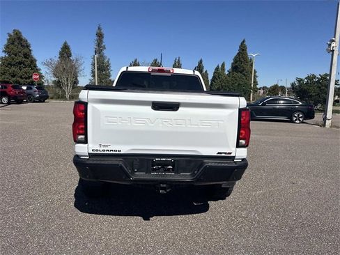 Used 2024 Chevrolet Colorado ZR2 w/ ZR2 Convenience Package III image 5