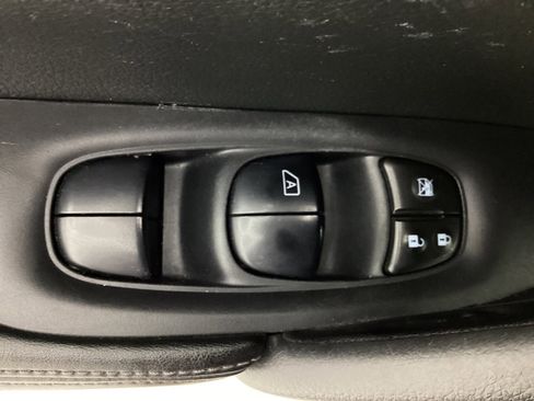 Used 2018 Nissan Rogue SL w/ Premium Package AWD/4WD image 41