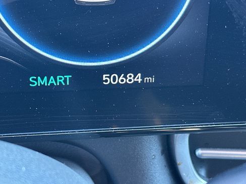 Certified 2024 Hyundai Elantra SEL image 16