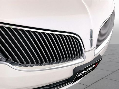 Used 2014 Lincoln MKS AWD w/ Equipment Group 101A image 29