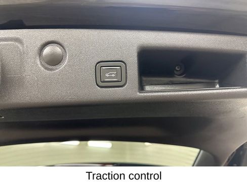 Used 2023 Chevrolet Equinox LT FWD image 28