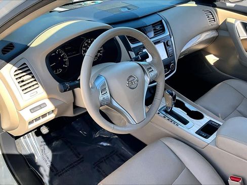 Used 2016 Nissan Altima 2.5 SL w/ 2.5 Technology w/LED Package FWD image 17