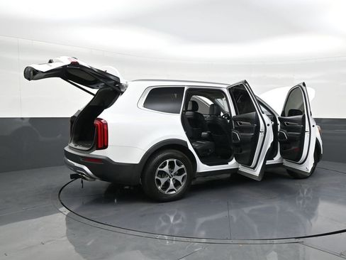 Used 2020 Kia Telluride EX image 28