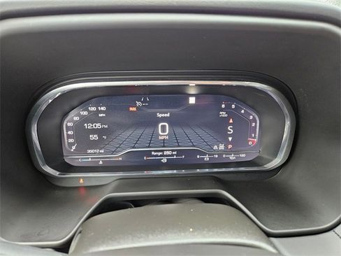 Used 2023 GMC Yukon XL SLT image 21