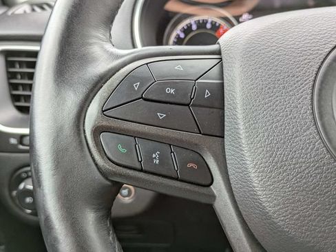 Used 2019 Jeep Cherokee Trailhawk AWD/4WD image 25