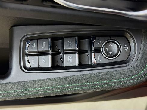 Used 2024 Porsche Macan GTS image 27