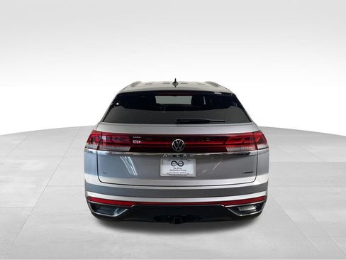 Used 2025 Volkswagen Atlas Cross Sport SE AWD/4WD image 8