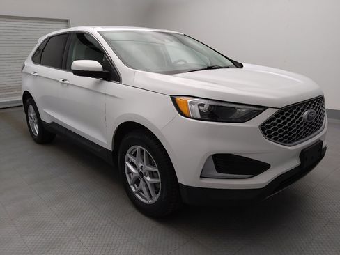 Used 2024 Ford Edge SEL image 13