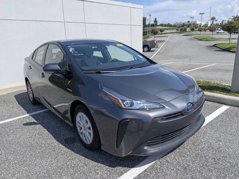 Used 2019 Toyota Prius LE FWD image 1