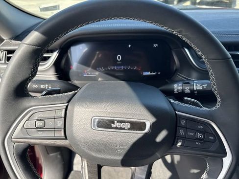 Used 2023 Jeep Grand Cherokee L Limited w/ Luxury Tech Group II image 11