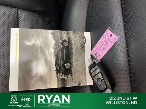 Used 2022 Ford Escape SEL image 16