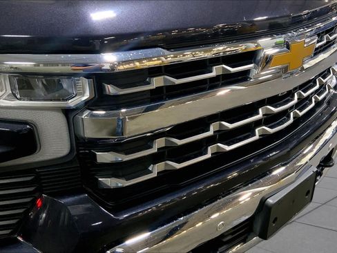 Used 2023 Chevrolet Silverado 1500 LTZ AWD/4WD image 30