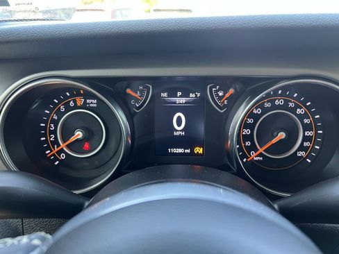 Used 2020 Jeep Gladiator Sport w/ Quick Order Package 24S AWD/4WD image 3