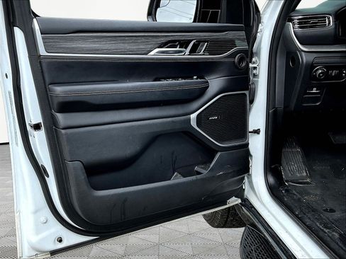 Used 2023 Jeep Wagoneer Series II w/ Flexible Seating Group AWD/4WD image 20