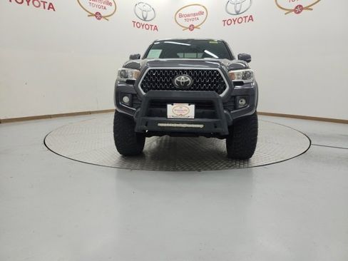 Used 2019 Toyota Tacoma TRD Off-Road w/ Technology Package image 4