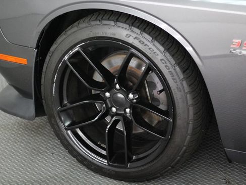 Used 2019 Dodge Challenger R/T w/ Driver Convenience Group RWD image 50