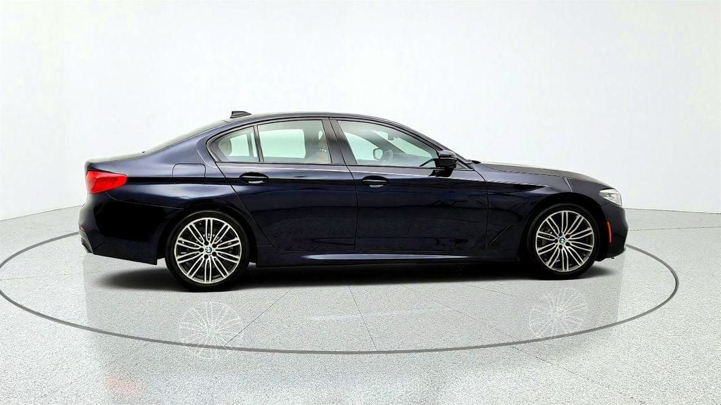 Used 2019 BMW 530i xDrive w/ M Sport Package AWD/4WD image 4