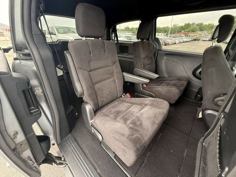 Used 2015 Dodge Grand Caravan SE w/ Quick Order Package 29E SE FWD image 9